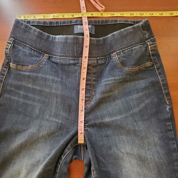 Old Navy Rockstar Built in Sculpt Pull-ups - Picture 3 of 7